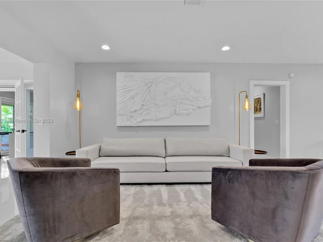 2243 Bayview Ln, North Miami FL 33181