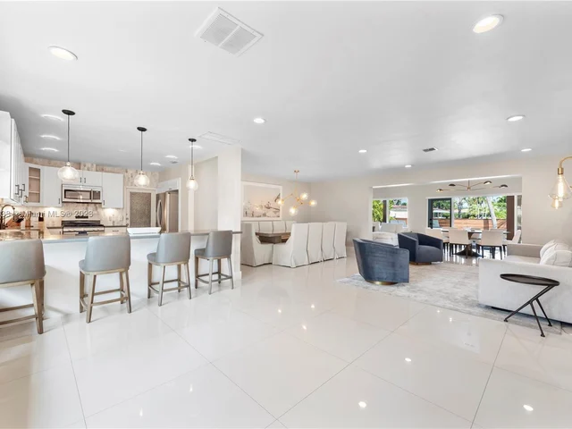 2243 Bayview Ln, North Miami FL 33181