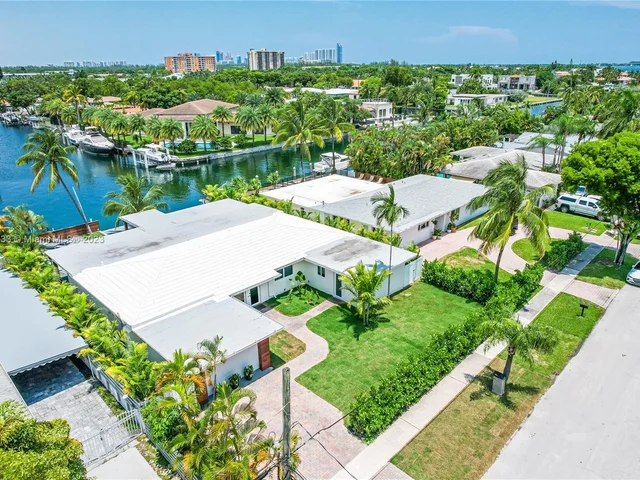 2243 Bayview Ln, North Miami FL 33181