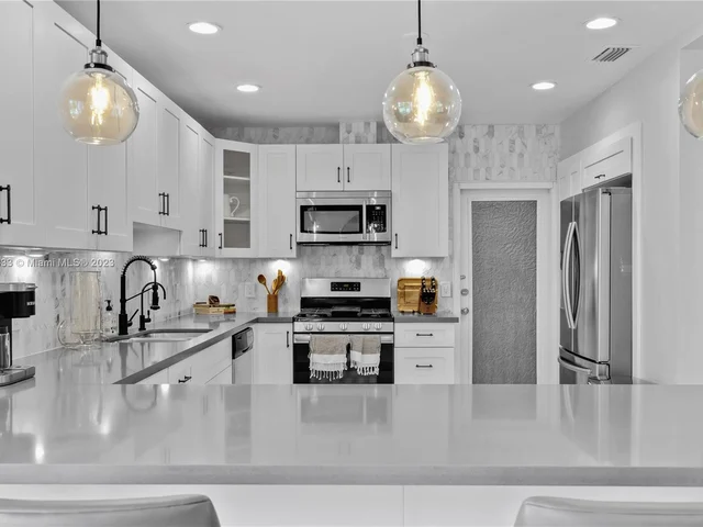 2243 Bayview Ln, North Miami FL 33181