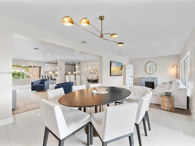 2243 Bayview Ln, North Miami FL 33181