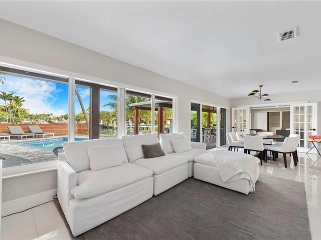 2243 Bayview Ln, North Miami FL 33181