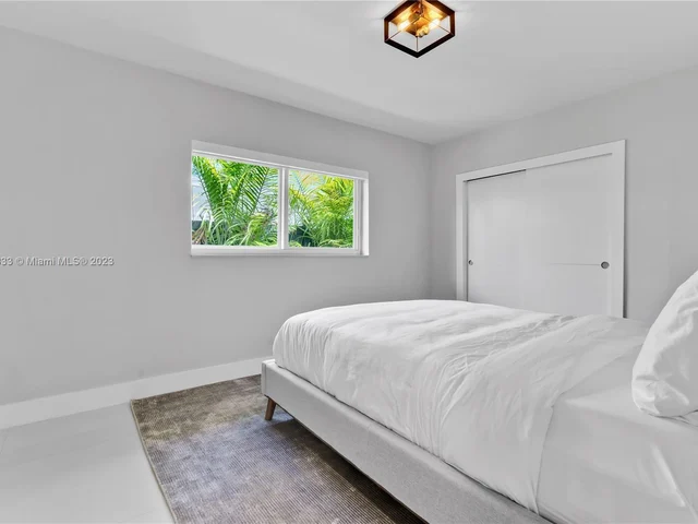 2243 Bayview Ln, North Miami FL 33181