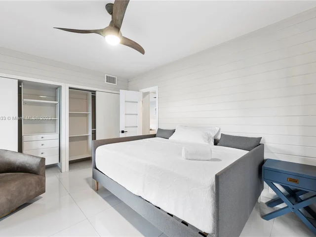 2243 Bayview Ln, North Miami FL 33181