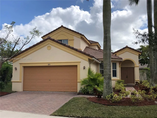 693 Live Oak Ln, Weston FL 33327