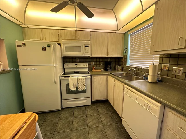 6700 Royal Palm Blvd # 303D, Margate FL 33063