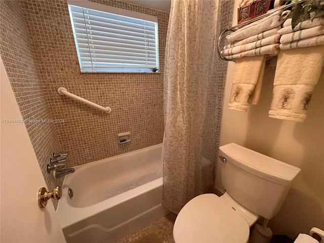 6700 Royal Palm Blvd # 303D, Margate FL 33063