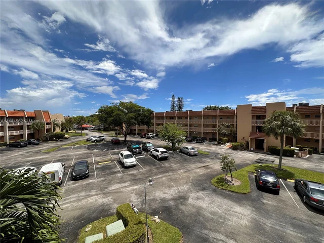 6700 Royal Palm Blvd # 303D, Margate FL 33063