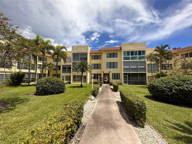 6700 Royal Palm Blvd # 303D, Margate FL 33063