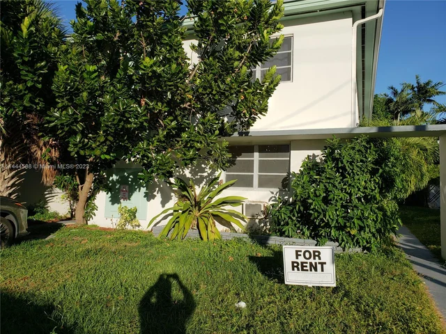 7821 Byron Ave # 1, Miami Beach FL 33141