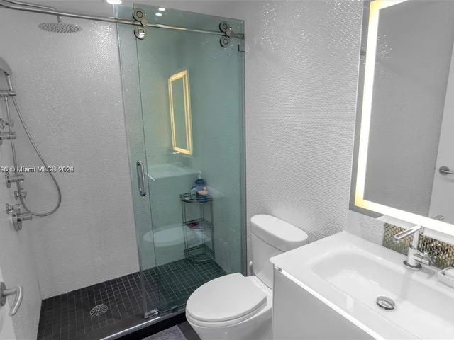 3801 Collins Ave # 1104, Miami Beach FL 33140