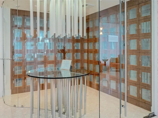 3801 Collins Ave # 1104, Miami Beach FL 33140