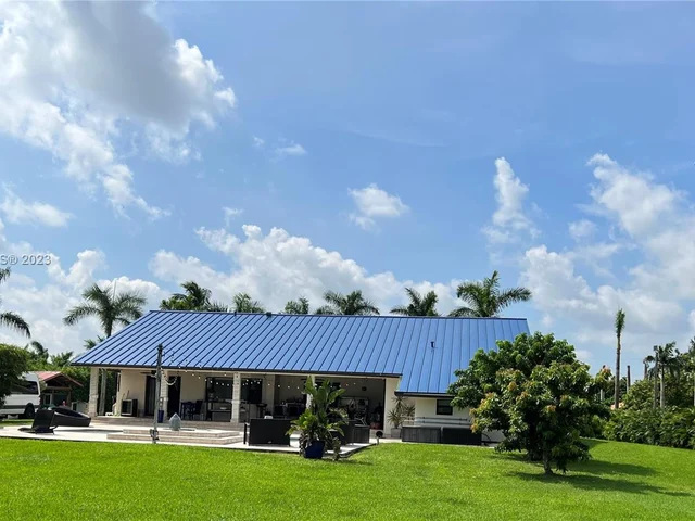 19851 SW 184th St, Miami FL 33187