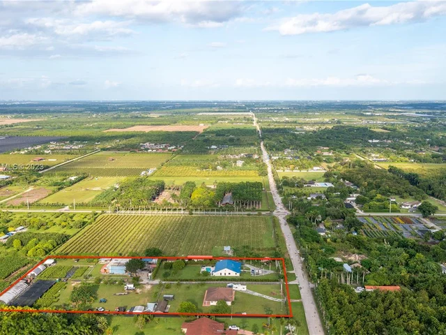 19851 SW 184th St, Miami FL 33187