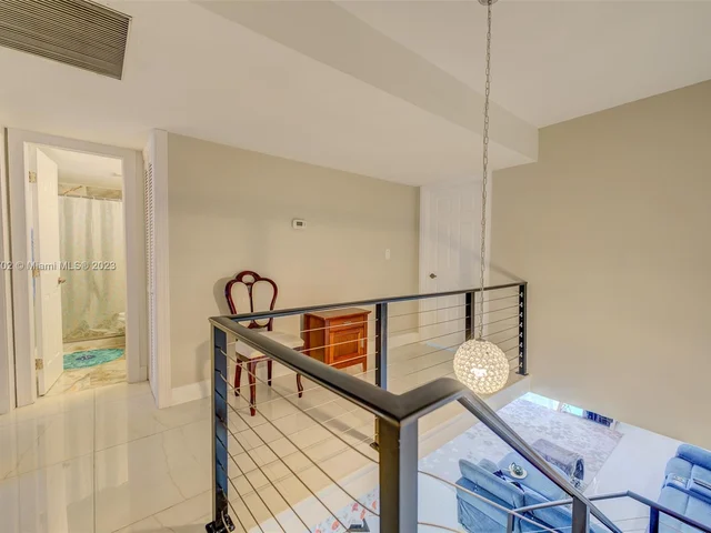 2222 NE 7th St # 12, Hallandale Beach FL 33009