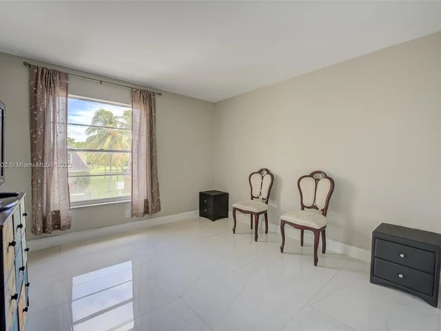 2222 NE 7th St # 12, Hallandale Beach FL 33009