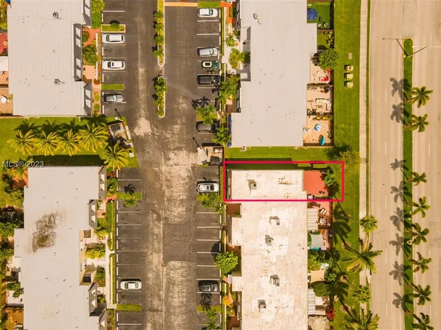 2222 NE 7th St # 12, Hallandale Beach FL 33009