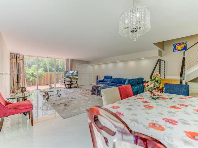 2222 NE 7th St # 12, Hallandale Beach FL 33009