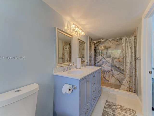 2222 NE 7th St # 12, Hallandale Beach FL 33009