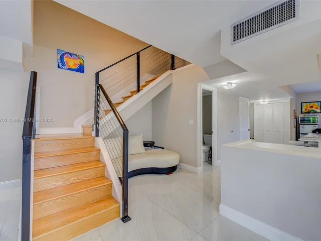 2222 NE 7th St # 12, Hallandale Beach FL 33009