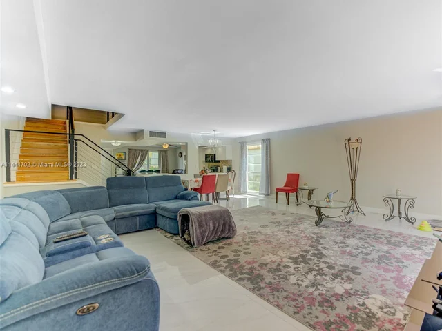 2222 NE 7th St # 12, Hallandale Beach FL 33009