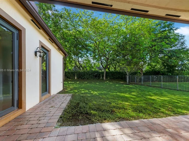 3695 NW 87th Ave, Cooper City FL 33024