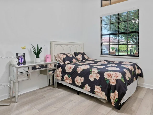 3695 NW 87th Ave, Cooper City FL 33024