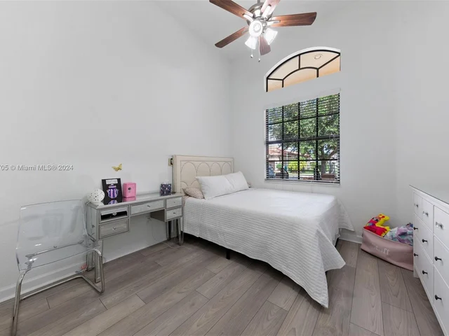 3695 NW 87th Ave, Cooper City FL 33024