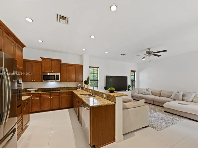 3695 NW 87th Ave, Cooper City FL 33024