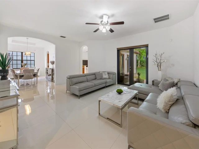 3695 NW 87th Ave, Cooper City FL 33024