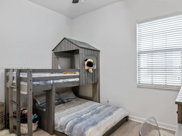 3695 NW 87th Ave, Cooper City FL 33024