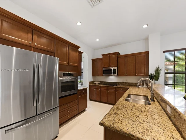 3695 NW 87th Ave, Cooper City FL 33024