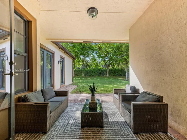 3695 NW 87th Ave, Cooper City FL 33024