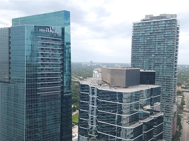 1200 Brickell Bay Dr, Miami FL 33131