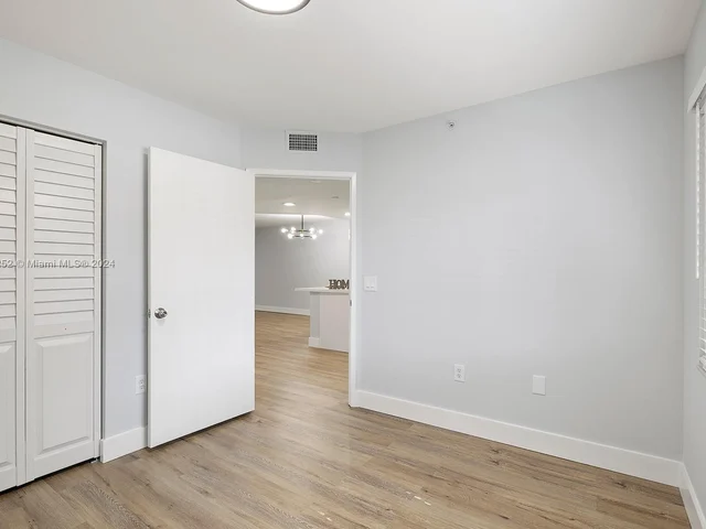 900 SW 142nd Ave # 113L, Pembroke Pines FL 33027