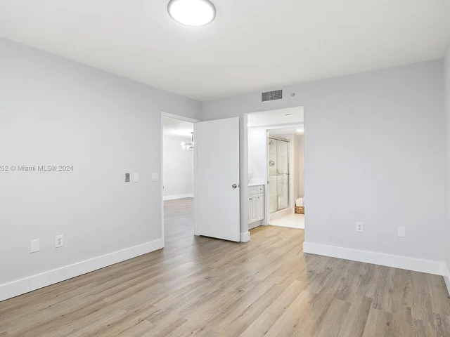 900 SW 142nd Ave # 113L, Pembroke Pines FL 33027