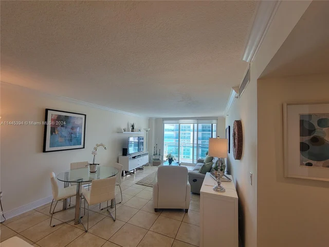 6917 Collins Ave # 1505, Miami Beach FL 33141