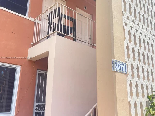 3671 SW 10th St # 9B, Miami FL 33135