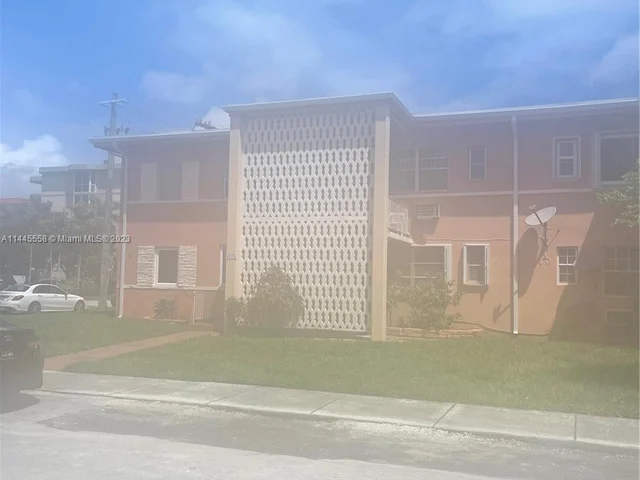 3671 SW 10th St # 9B, Miami FL 33135