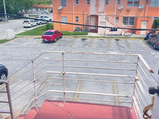 3671 SW 10th St # 9B, Miami FL 33135