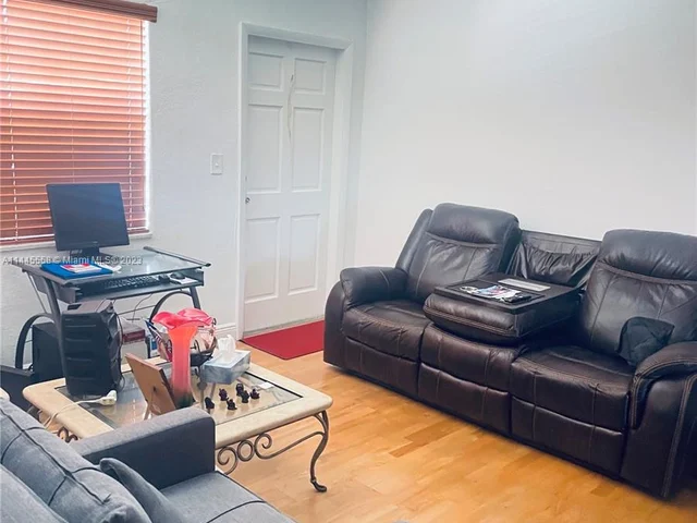 3671 SW 10th St # 9B, Miami FL 33135