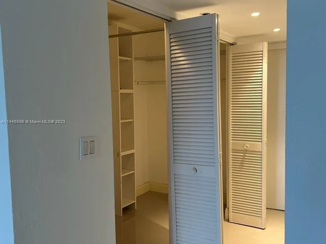 1717 N Bayshore Dr # 1638, Miami FL 33132