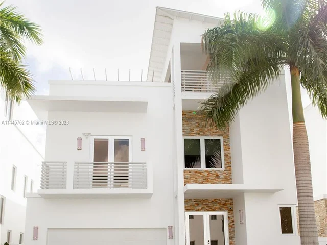 3335 NW 82nd Ct, Doral FL 33122