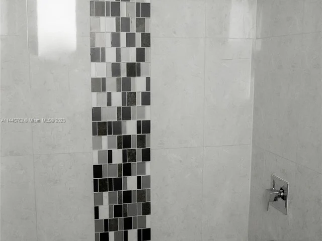 3335 NW 82nd Ct, Doral FL 33122