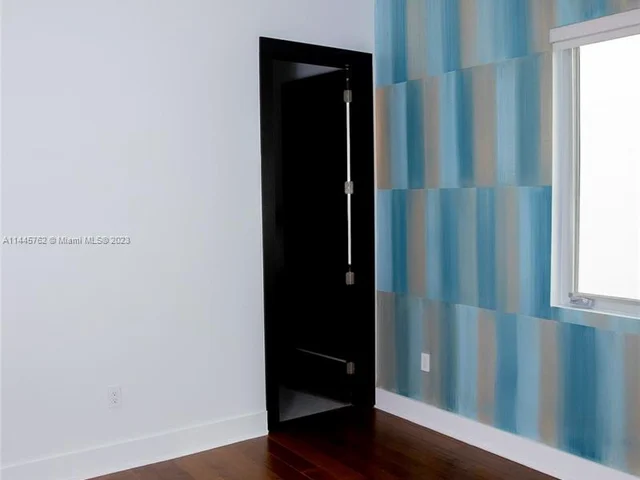 3335 NW 82nd Ct, Doral FL 33122