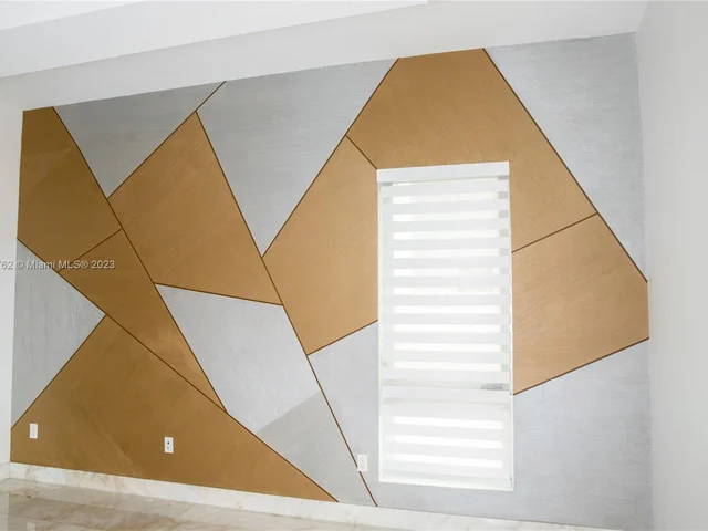 3335 NW 82nd Ct, Doral FL 33122