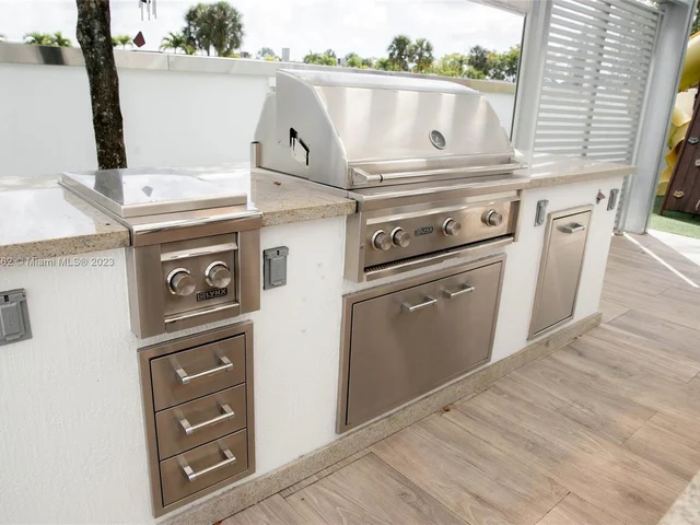 3335 NW 82nd Ct, Doral FL 33122