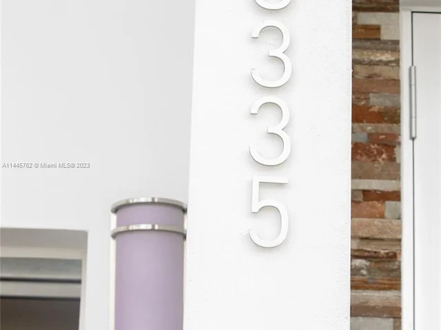 3335 NW 82nd Ct, Doral FL 33122