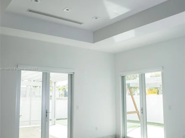 3335 NW 82nd Ct, Doral FL 33122