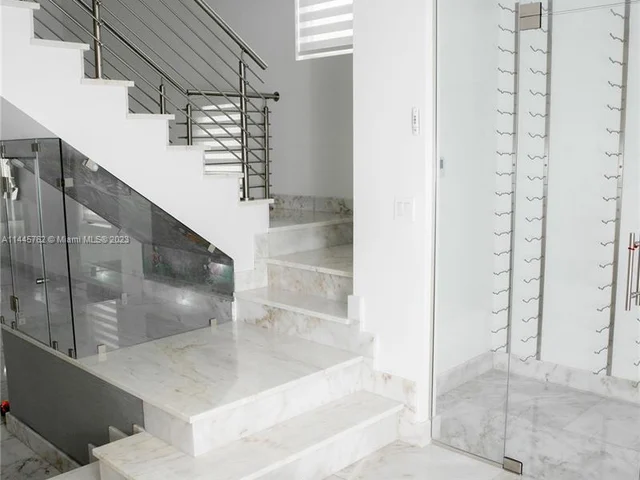 3335 NW 82nd Ct, Doral FL 33122